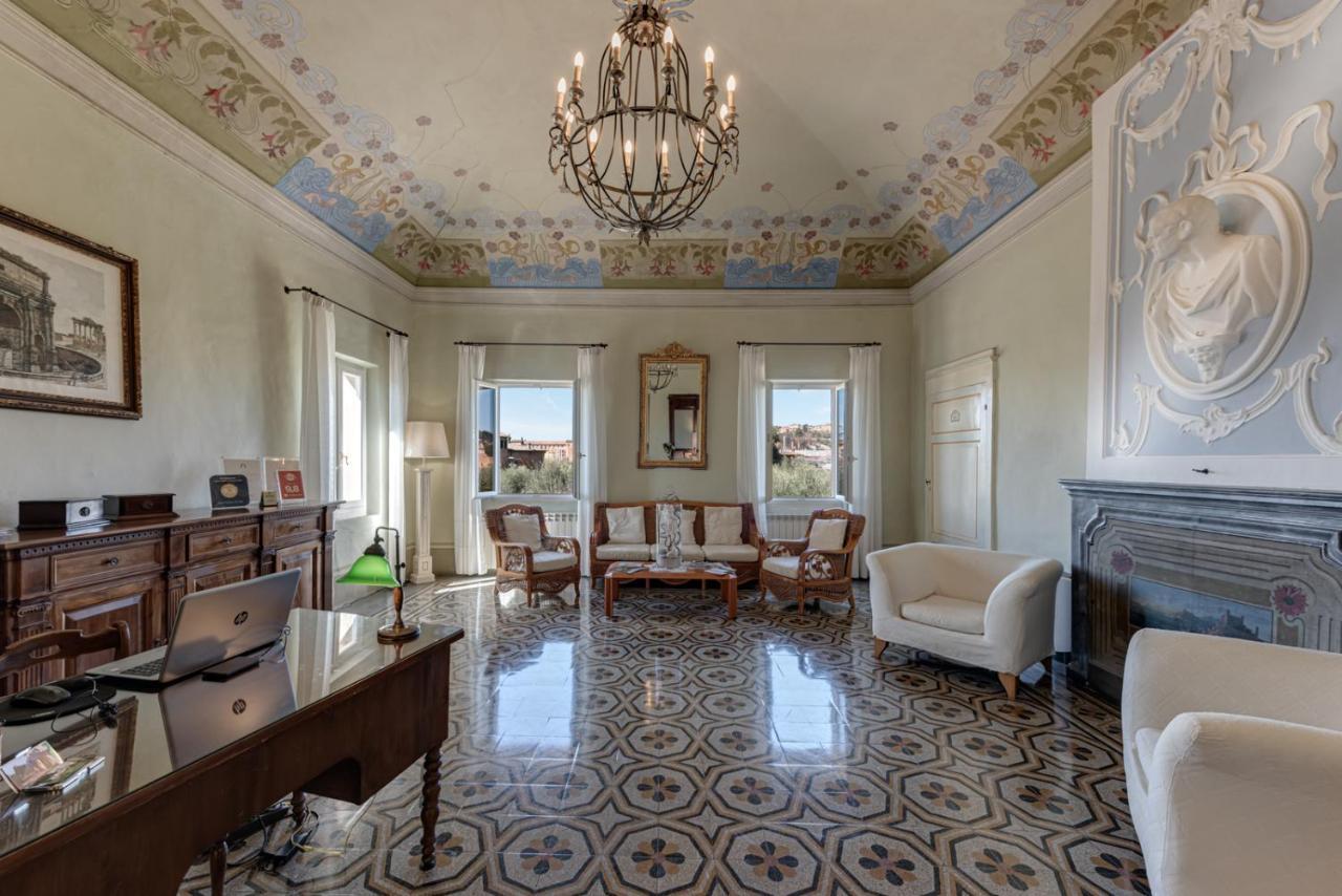 Palazzo Di Valli 3*